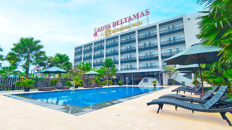 Swimming Pool Le Premier Hotel Kota Deltamas