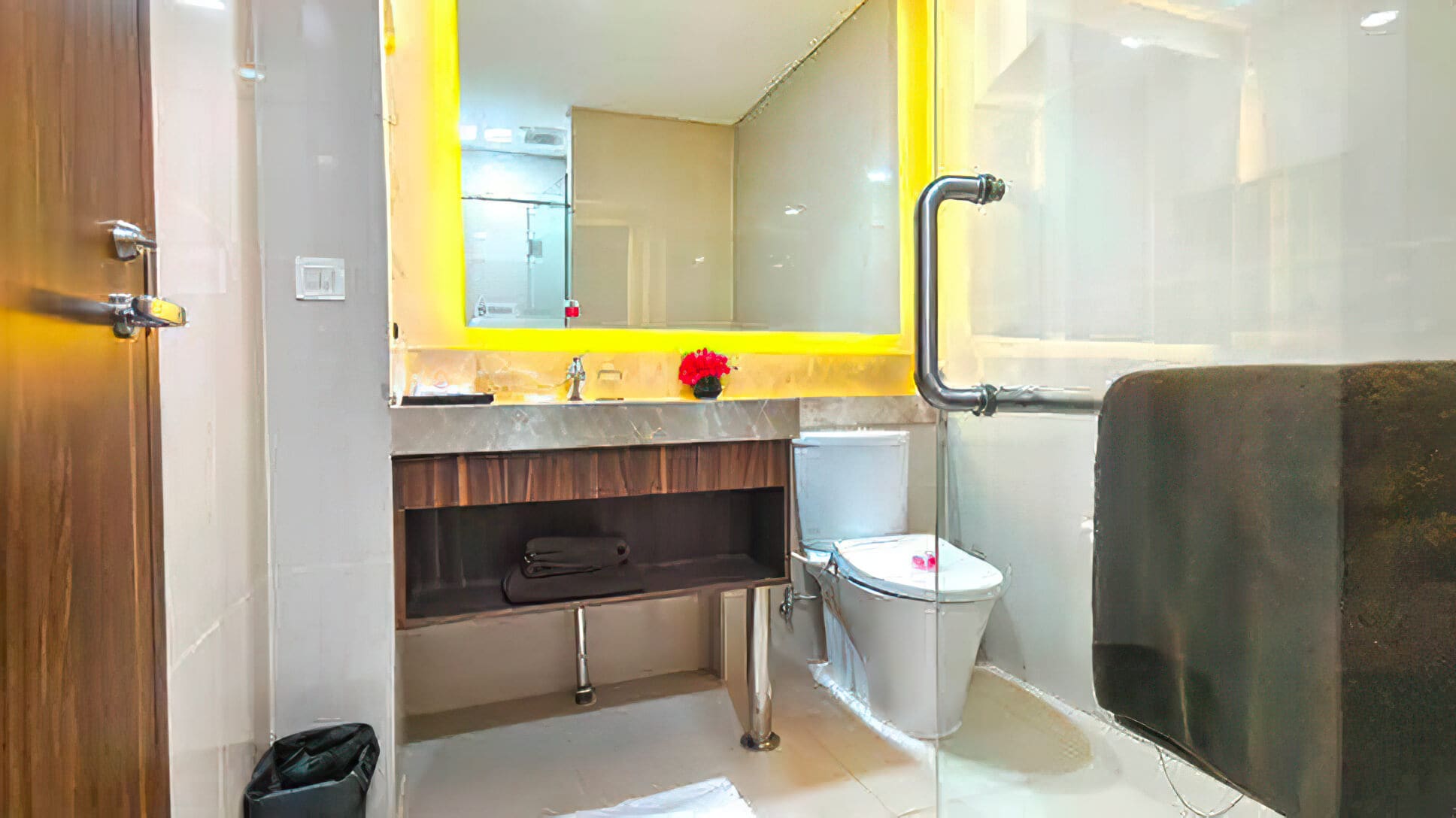 Le Premier Hotel Kota Deltamas - Junior Suite Room