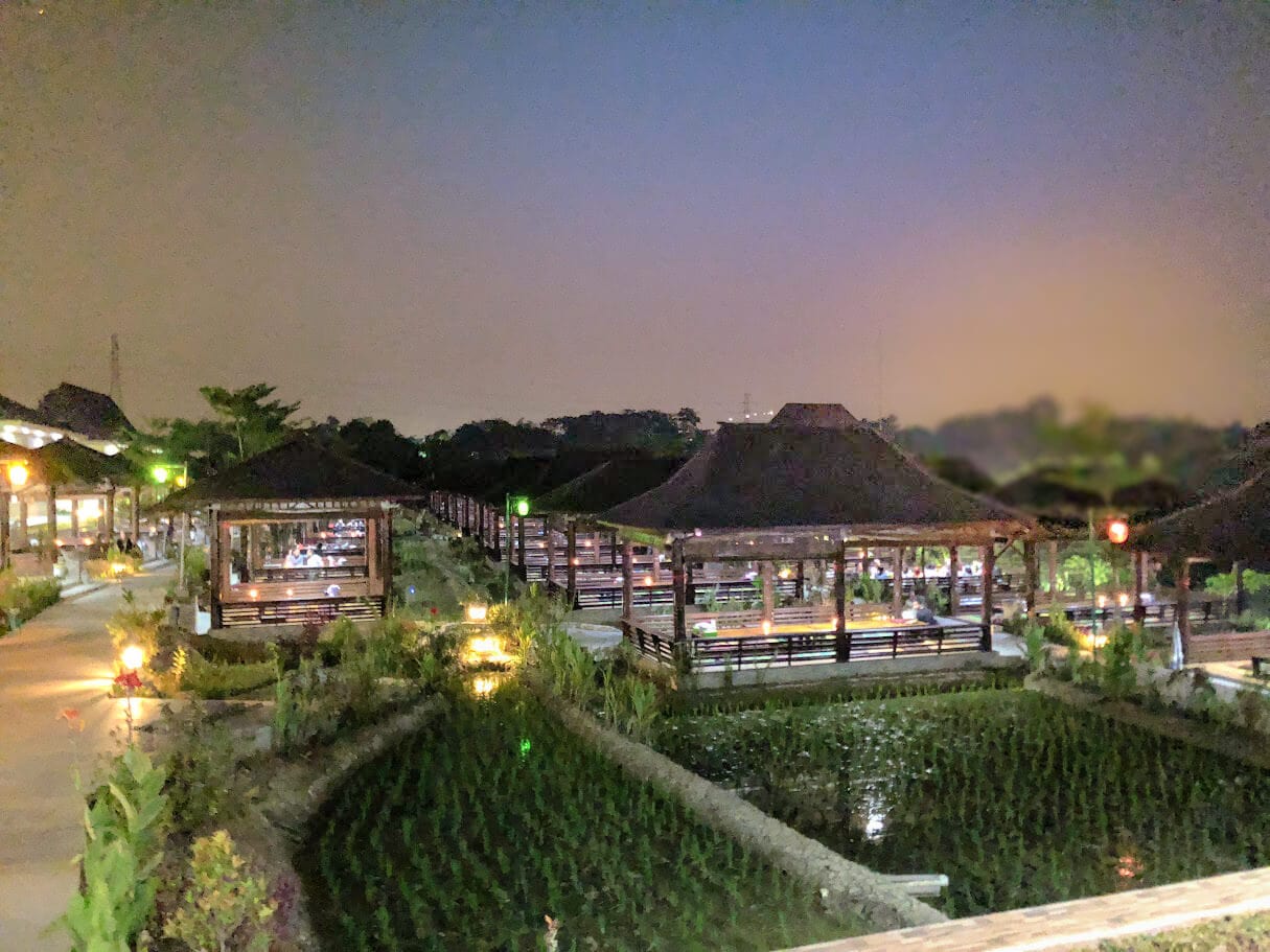 Alam Sari Traditional Sunda Restaurant near Le Premier Hotel Kota Deltamas