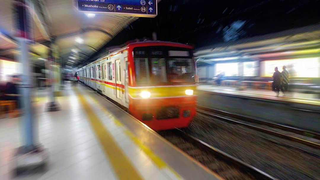 Commuter Line Transportation near Le Premier Hotel Kota Deltamas